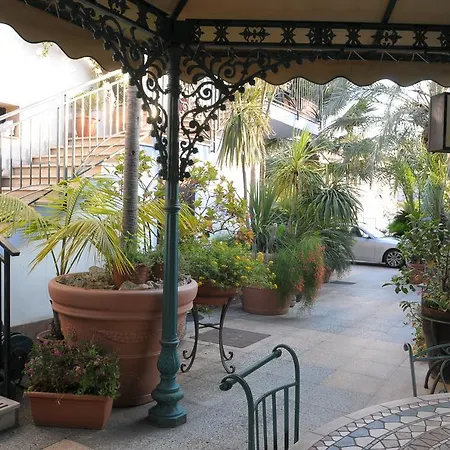 Blumentag Hotel Paola